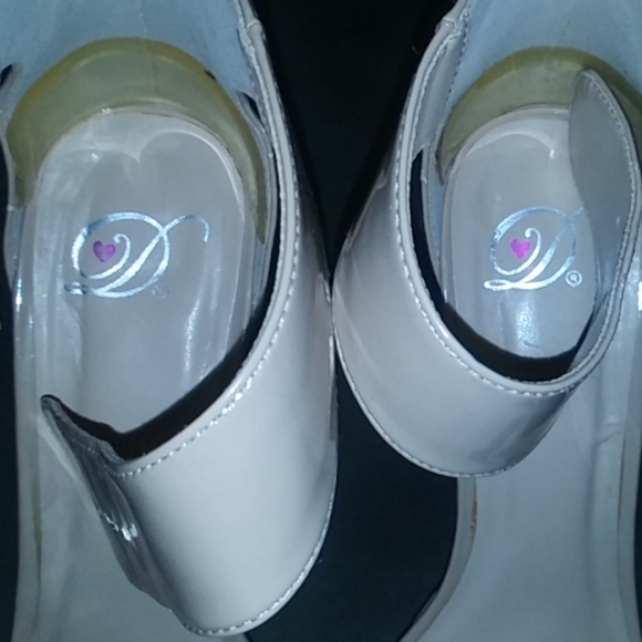 Beautiful heels - Picture 4 of 4